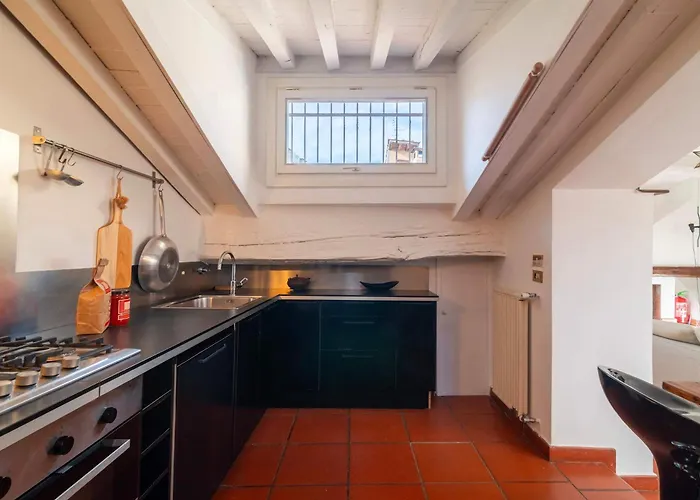 Campo De' Fiori Enchanting Attic Apartament